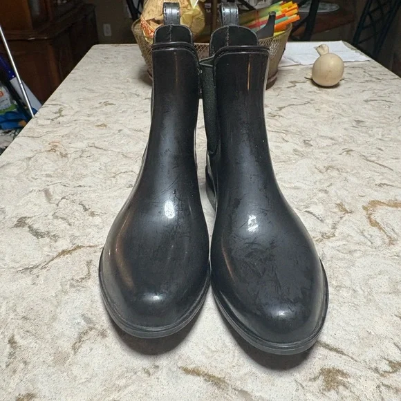 Women's Ralph Lauren Rain Boots with Green Trim - Picture 12 of 13